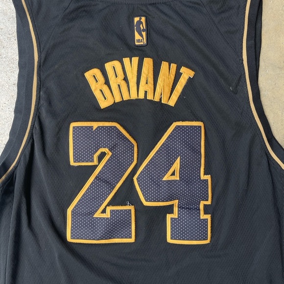 Los Angeles Lakers 24 Kobe Bryant Golden Edition Size 54 Swingman - Picture 4 of 5